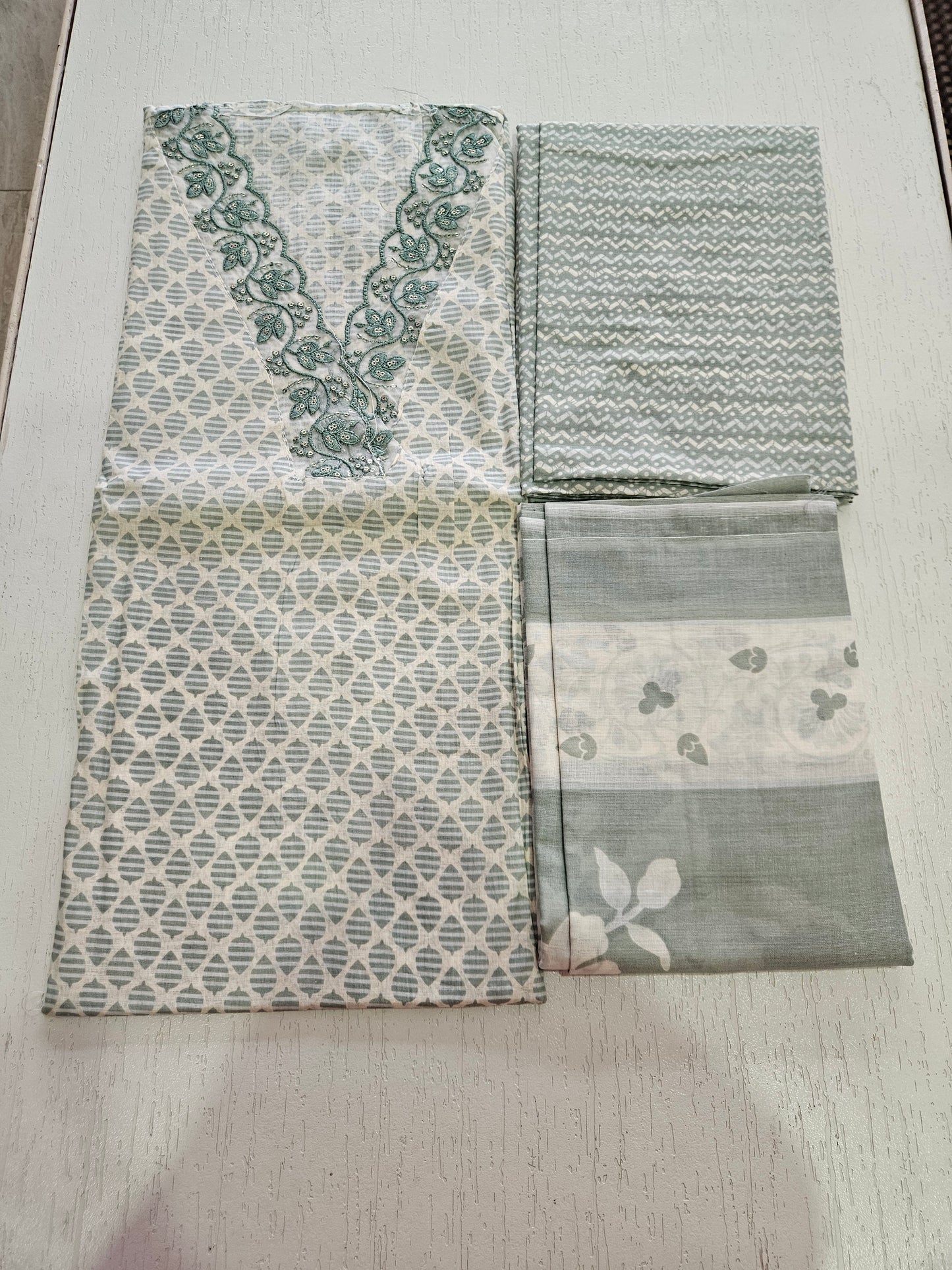 COTTON SUIT with LACE (Cotton Dupatta) Grey