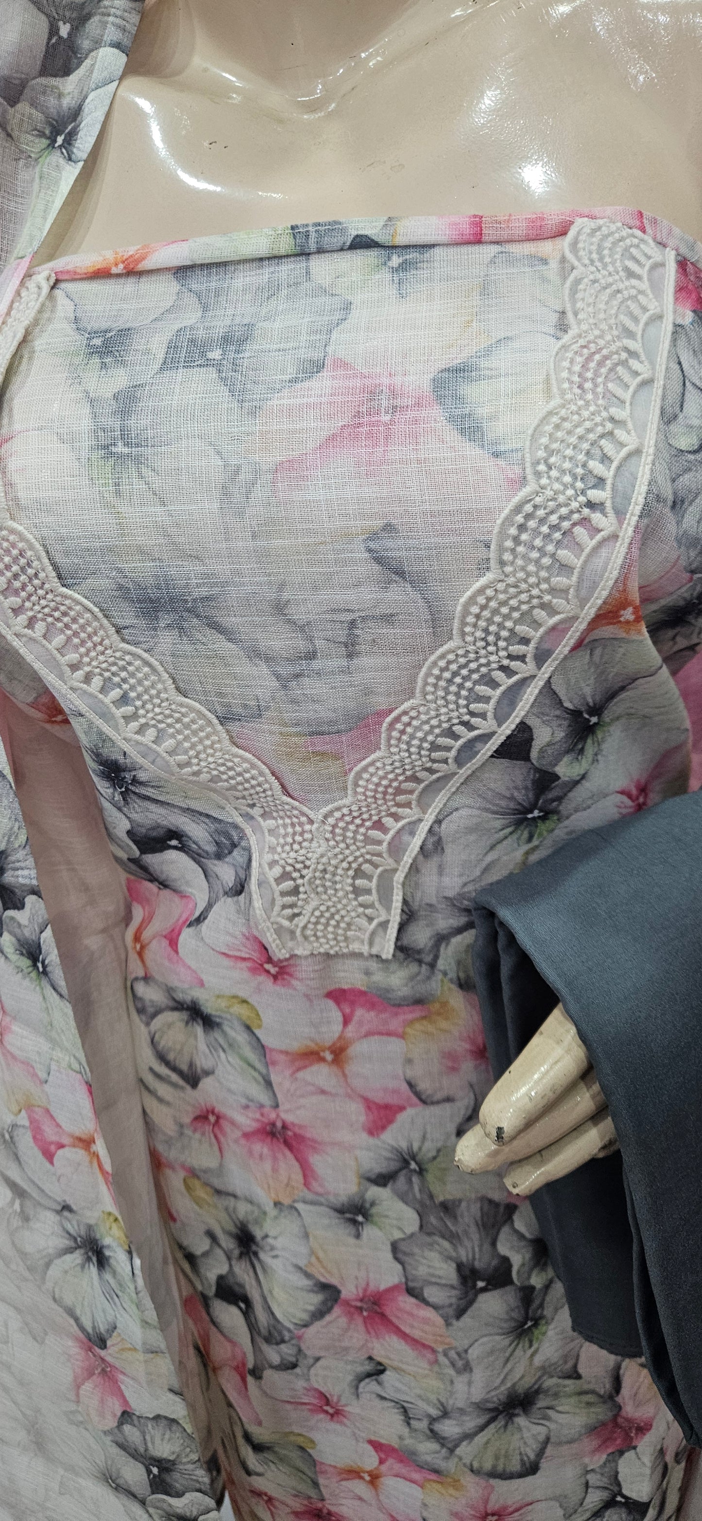 Linen Printed Suit - Lace on V Neck and Ghera (7059) Grey